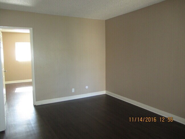Building Photo - 2114 S Mallul Dr