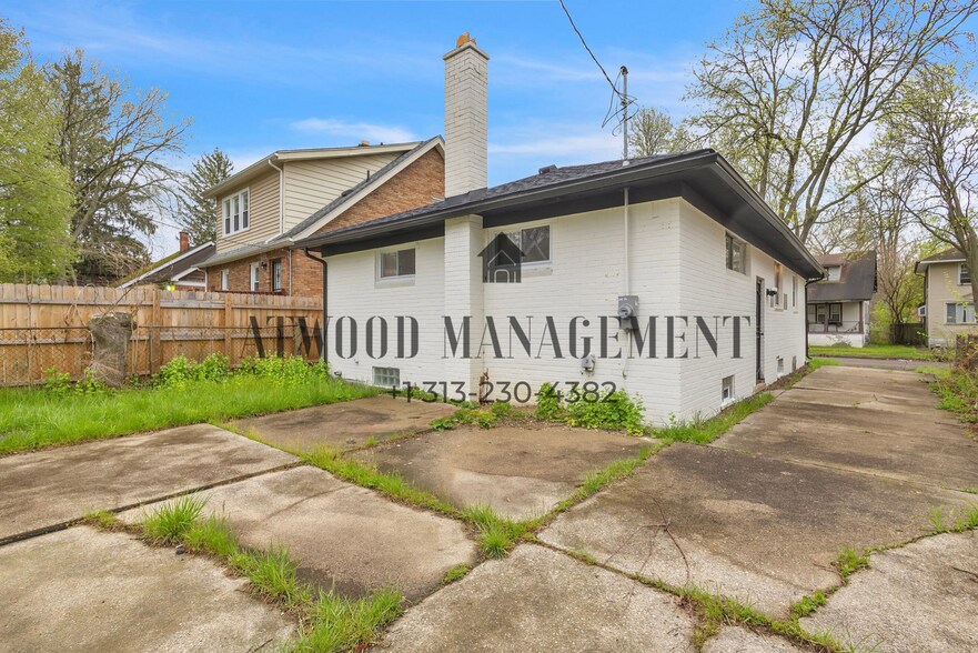 Building Photo - This beautifully updated 3-bedroom, 1-bath single-family home is ready for move-in!