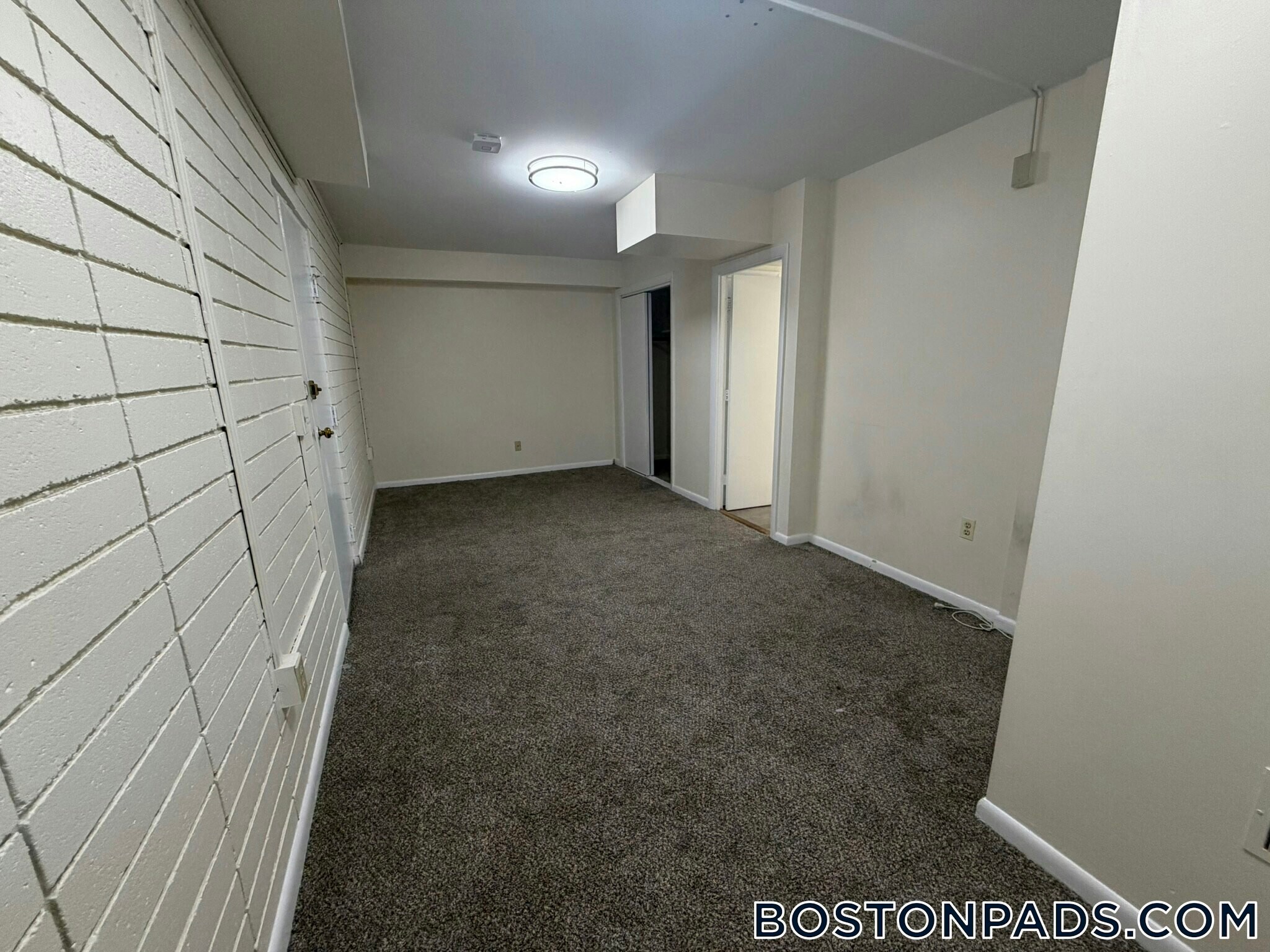 Building Photo - 18 Westgate Dr