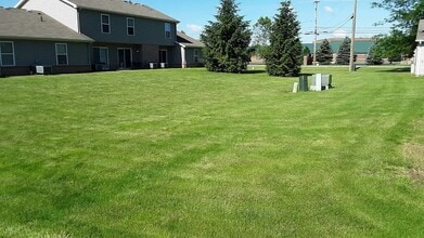 Building Photo - 735-739 S Main St