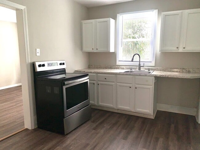 Building Photo - 2402-501