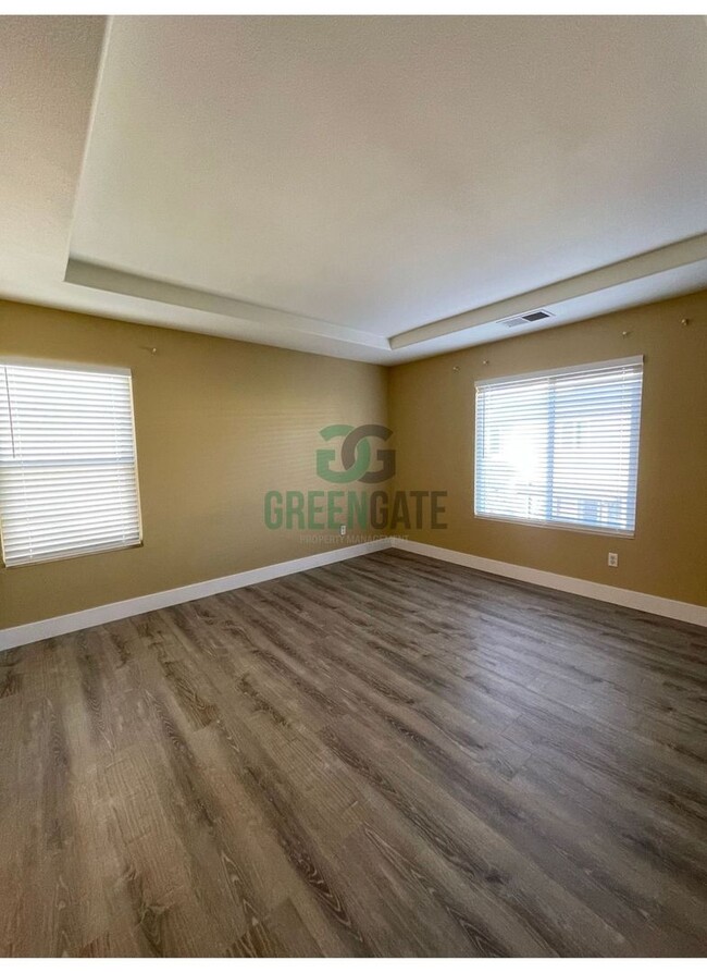 Building Photo - Price Reduced-545 Centre Ct Tracy Ready fo...