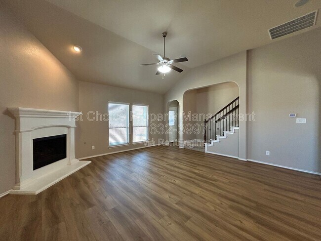 Building Photo - 15736 Barton Ridge Dr