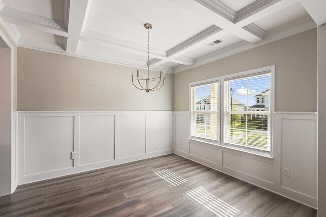 Building Photo - 3580 Hilltop Trl