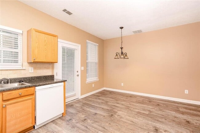 Building Photo - 102 Timber Ridge Dr