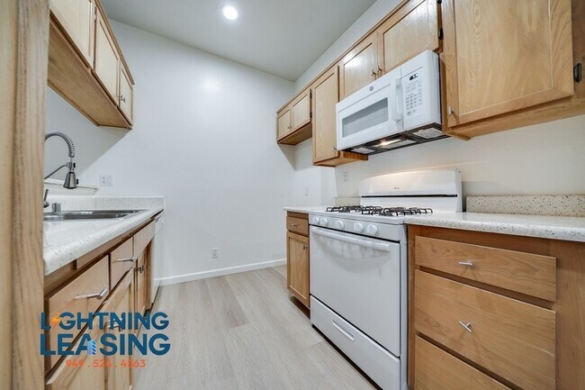 Building Photo - 11225 Morrison St