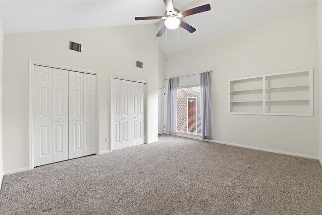 Building Photo - 14210 Briarhills Pkwy