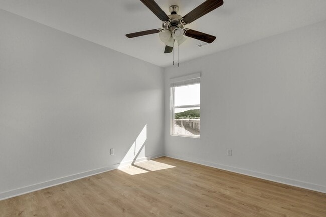 Building Photo - Brand-New 4 Bedroom +office in Prairie Gro...