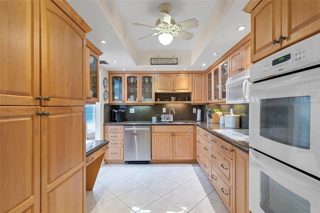 Building Photo - 3850 Galt Ocean Dr