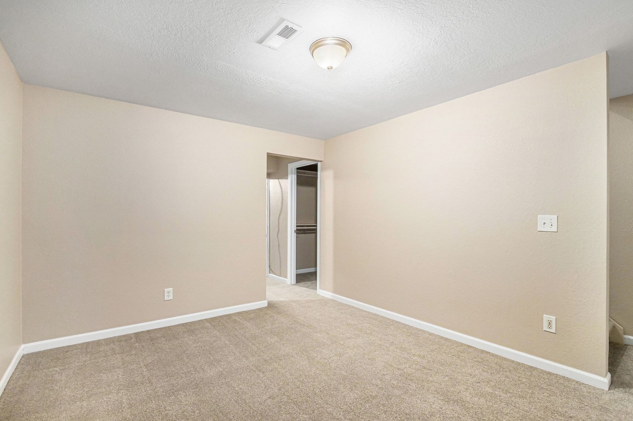 Building Photo - 16373 E 17th Pl