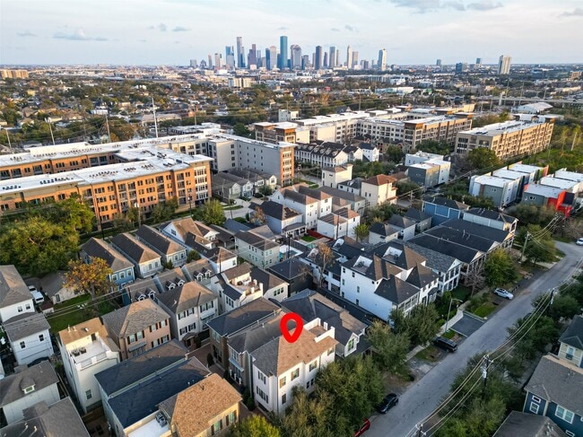 Building Photo - 620 Rutland St