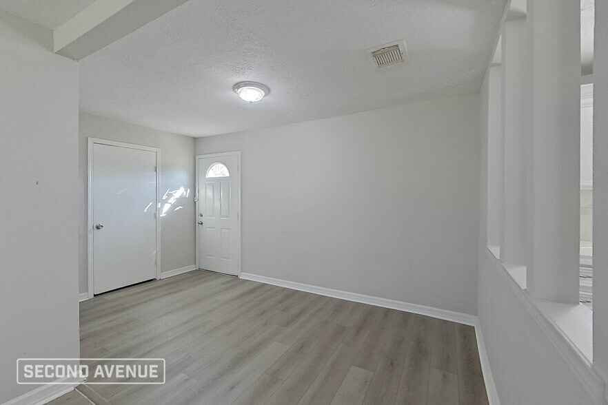 Building Photo - 205 Tilden Dr