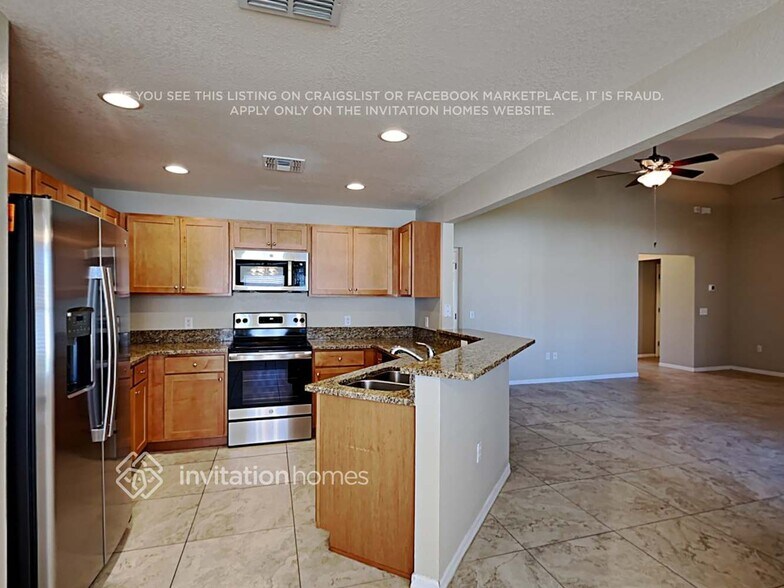 Building Photo - 3376 Sanoma Dr