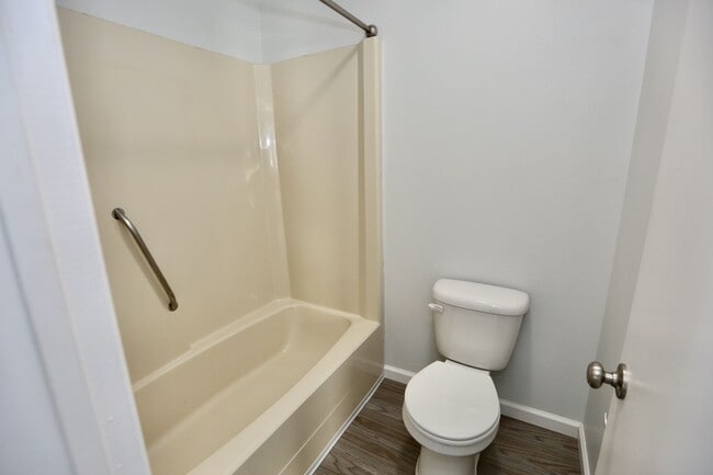 Building Photo - Ready 03-06-26! 2 Primary Suites! Near Little Creek, Dam Neck & Oceana Bases!