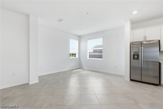 Building Photo - 15918 Grn Acrs Ave