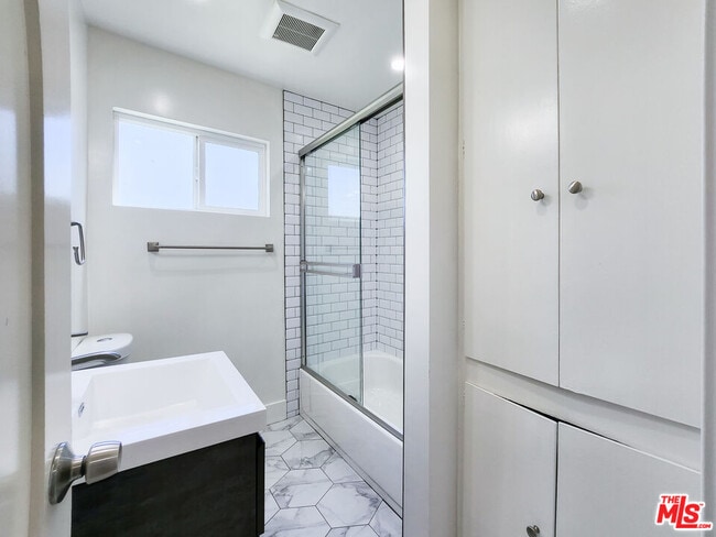 Building Photo - 2917 N Coolidge Ave