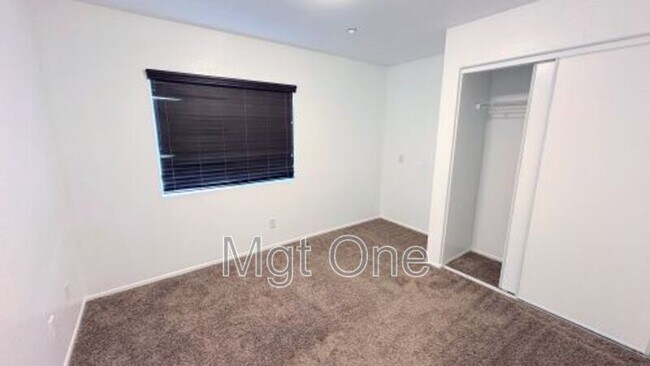 Building Photo - 15661 Lasselle St