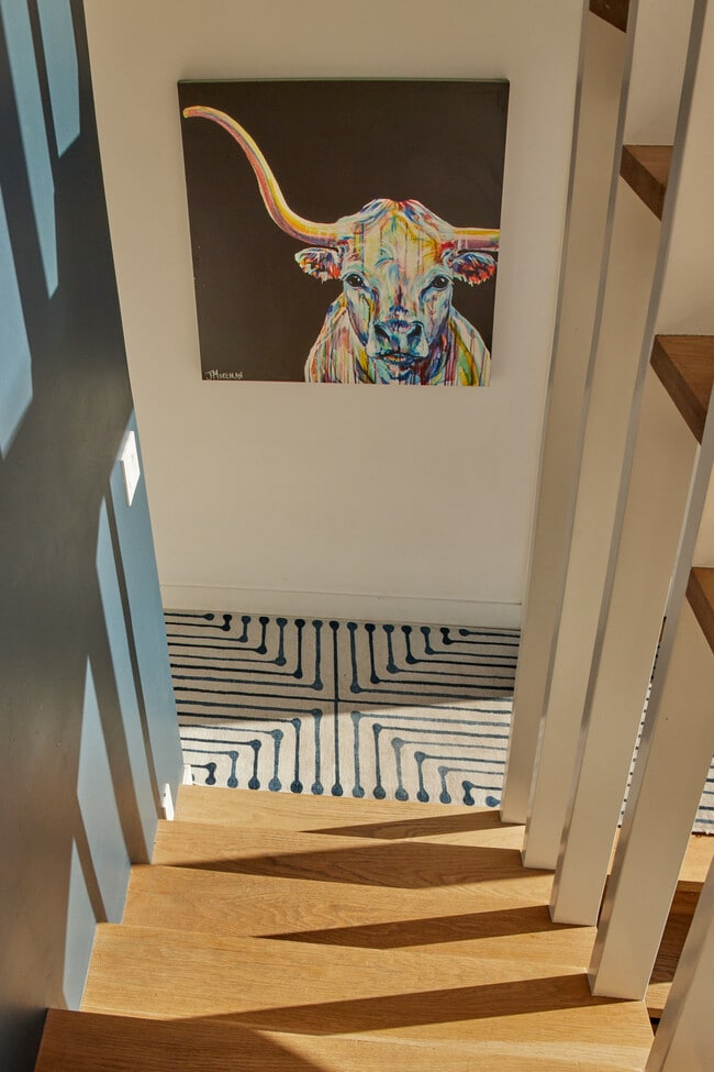 Building Photo - 14 Westwind St