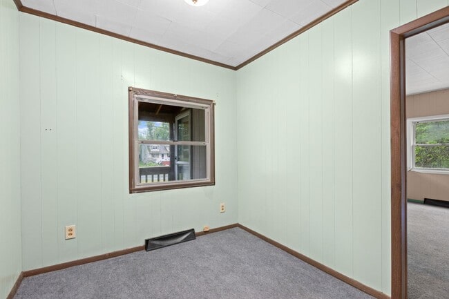 Building Photo - 104 Smithtown Rd