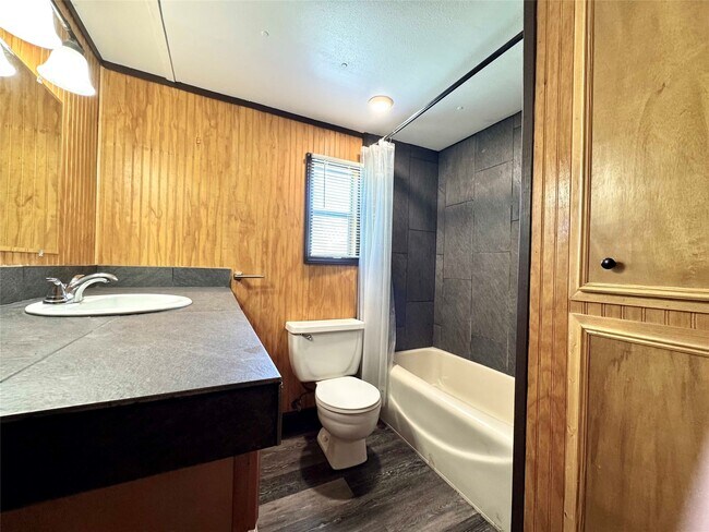 Building Photo - 1718 W Dumble St