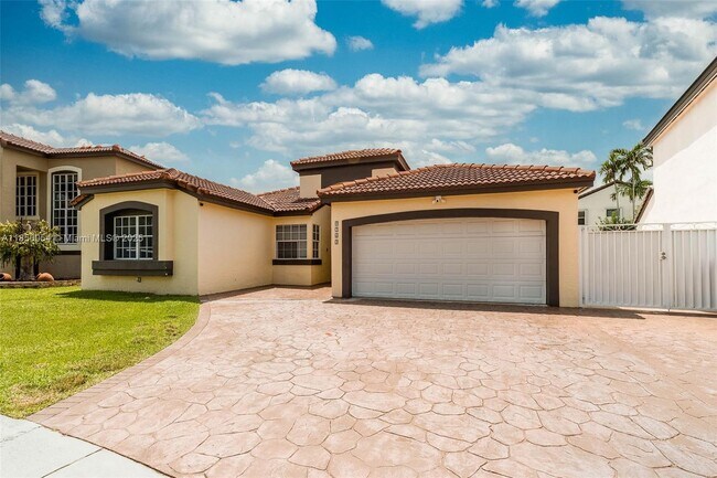 Building Photo - 9765 SW 155th Ct