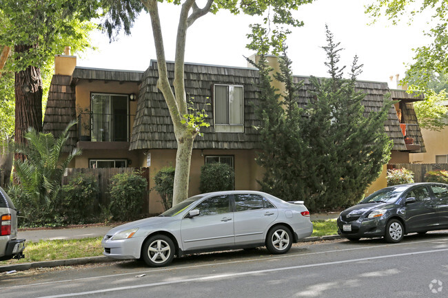 Primary Photo - Carpenter Place Apartments