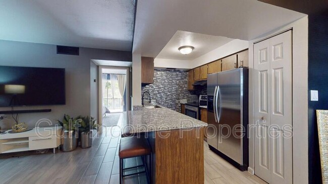 Building Photo - 4504 3rd St Cir W