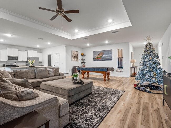 Building Photo - 15 Arden Rd