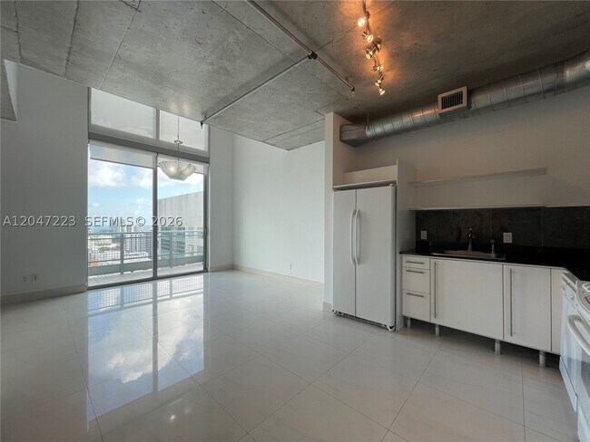 Building Photo - 690 SW 1st Ct