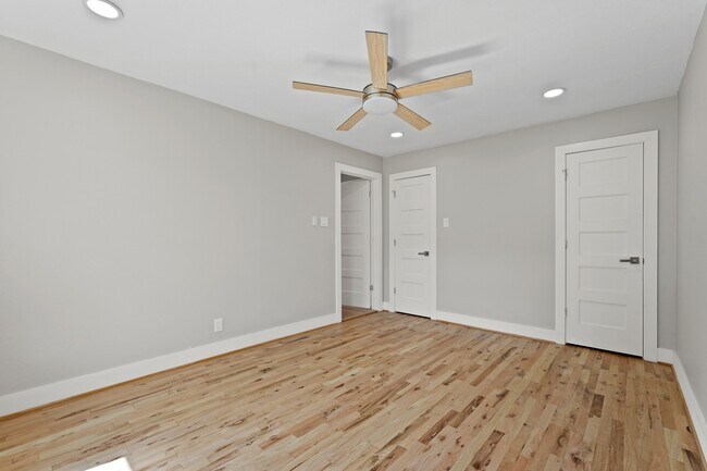 Building Photo - 5451 Redstart St