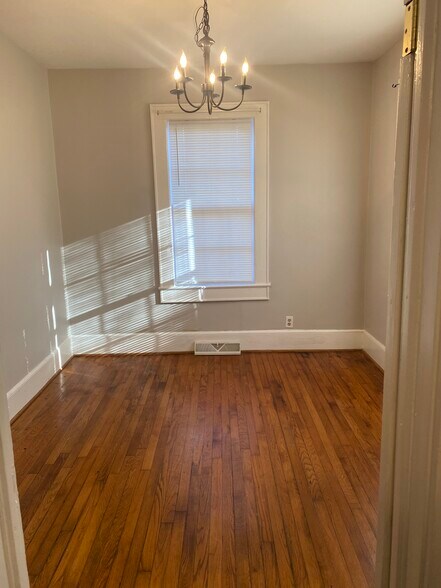 Building Photo - 2103 Marion St