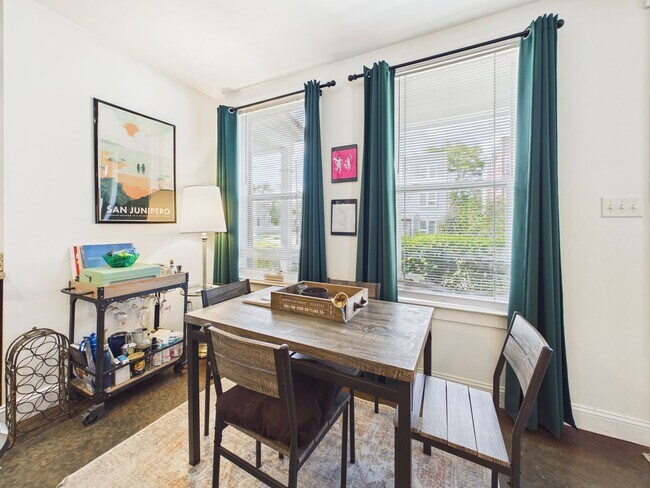 Building Photo - 1112 Porter St