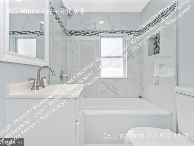 Building Photo - 903 Minna Ave