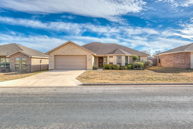 Building Photo - Beautiful PaulAnn Home w/ Bonus Room!!