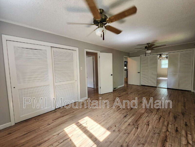 Building Photo - 232 Bryant Rdg Dr