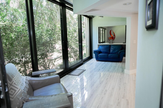 Building Photo - 5700 Coach House Cir