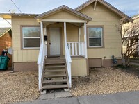 Building Photo - Quaint 2bdrm, 1 bath house w/ single car g...