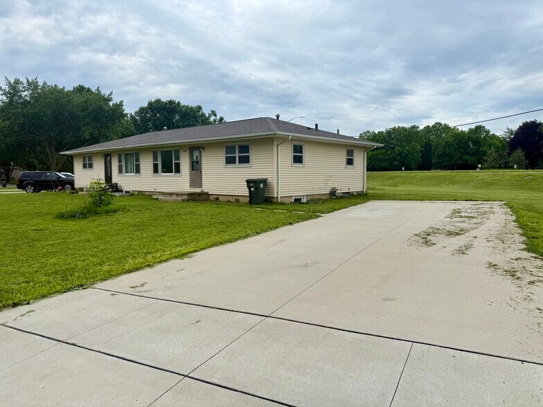 Building Photo - 3213 Panther Ln