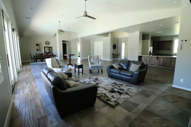 Building Photo - Beautiful 3 Bed 2 Bath townhome in Vineyard for rent