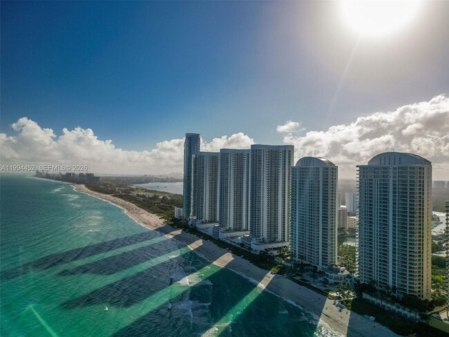 Building Photo - 16047 Collins Ave
