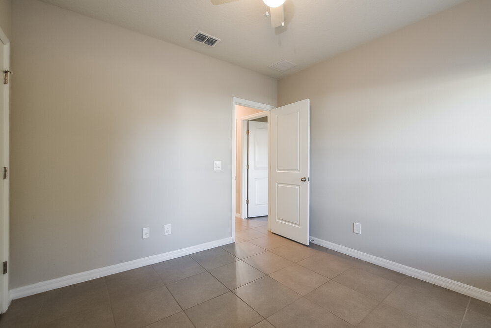 Building Photo - 386 Colonade Ct