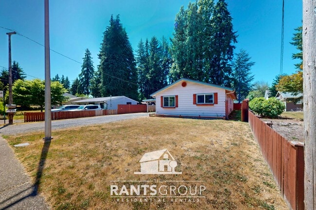 Building Photo - Charming 2-Bedroom Duplex in Tumwater!