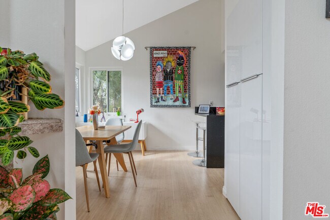 Building Photo - 1979 Grace Ave