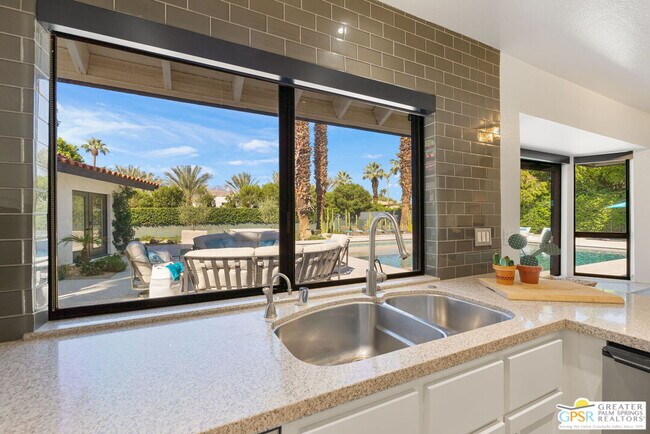 Building Photo - 40563 Desert Creek Ln