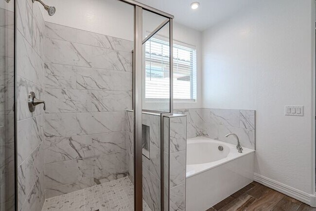 Building Photo - Beautiful Home in the Highly Desirable Vistancia Community of Peoria