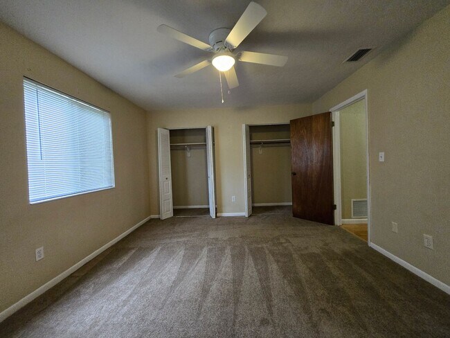 Building Photo - 4402 NW 30th Ter