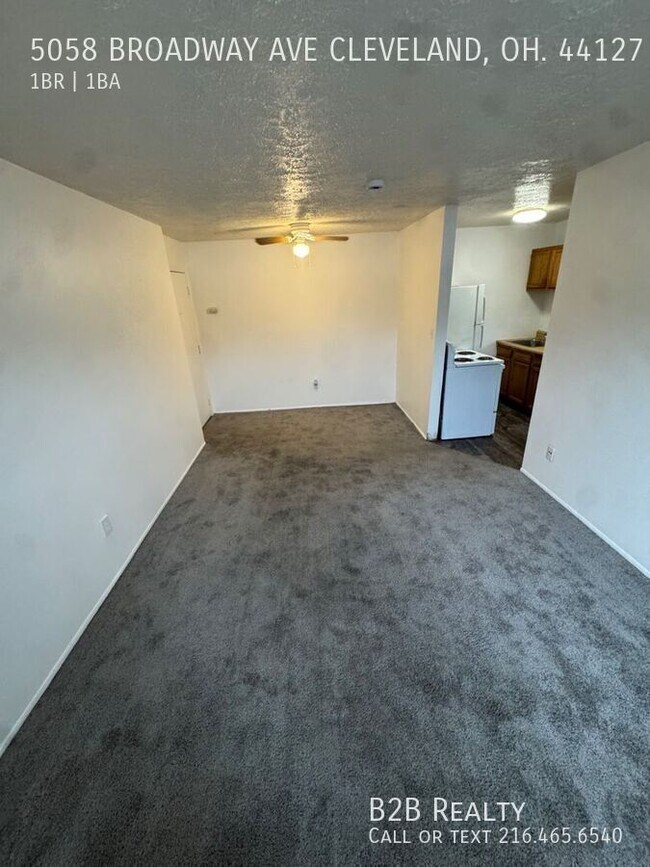Building Photo - 5058 Broadway Ave
