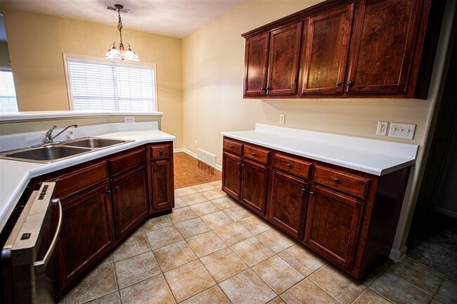 Building Photo - 10521 S Ashglen Cir