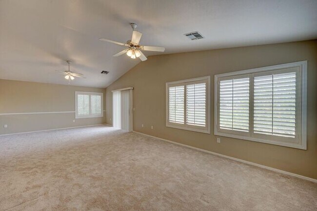 Building Photo - COMING SOON! Gorgeous Gilbert Home with Go...