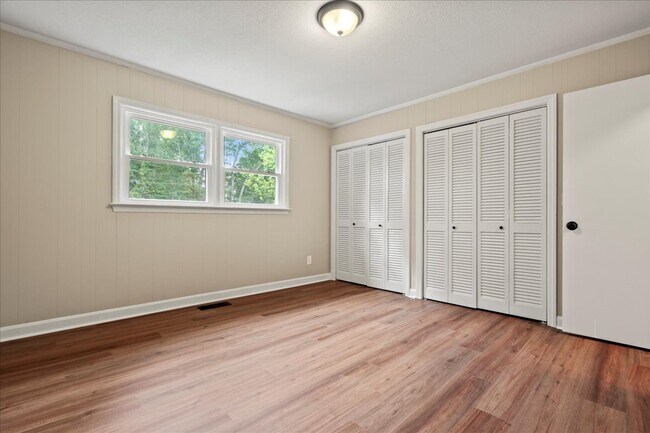 Building Photo - 511 Arbor Dr